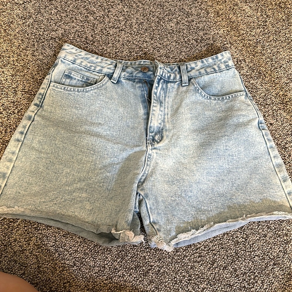 Light Wash Hi-rise denim shorts purchased from Amazon. Size medium.